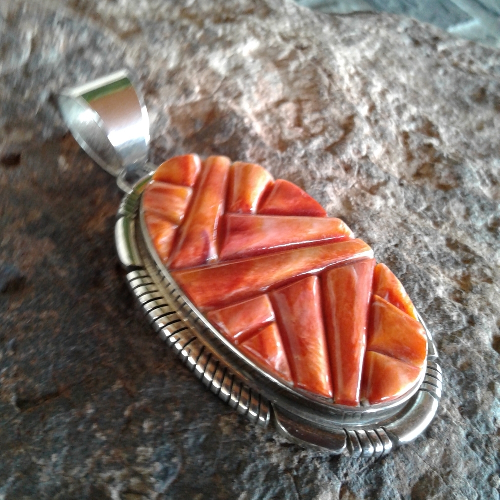 STERLING SILVER, Spiny Oyster inlay PENDANT,  SIGNED - Picture 6 of 14